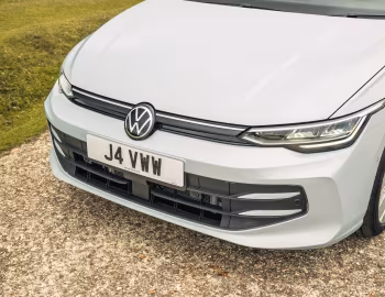 Volkswagen Golf eHybrid Match [UK-spec] '2025–pr.