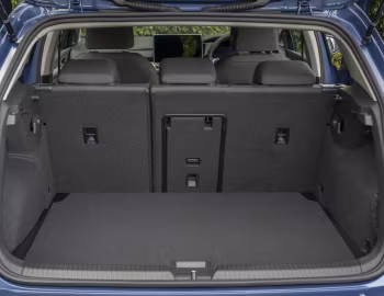 Ambos Volkswagen Golf eTSI [UK-spec] '2024–pr.