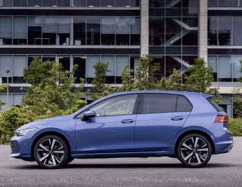 Volkswagen Golf eTSI [UK-spec] '2024–pr.