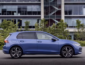 Volkswagen Golf eTSI [UK-spec] '2024–pr.