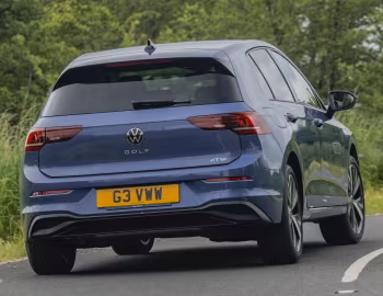 Volkswagen Golf eTSI [UK-spec] '2024–pr.