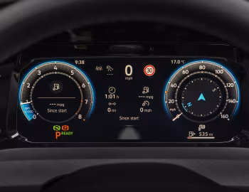 Torpedo Volkswagen Golf eTSI [UK-spec] '2024–pr.