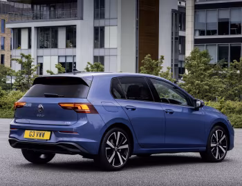 Volkswagen Golf eTSI [UK-spec] '2024–pr.