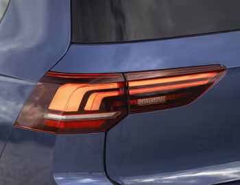 Volkswagen Golf eTSI [UK-spec] '2024–pr.