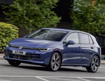 Volkswagen Golf eTSI [UK-spec] '2024–pr.