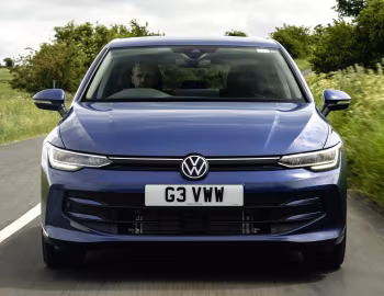 Volkswagen Golf eTSI [UK-spec] '2024–pr.