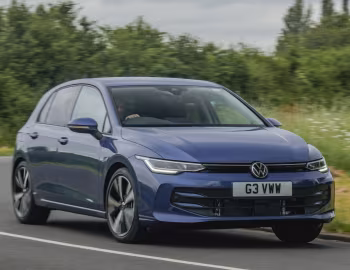 Volkswagen Golf eTSI [UK-spec] '2024–pr.