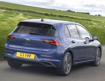 Volkswagen Golf eTSI [UK-spec] '2024–pr.