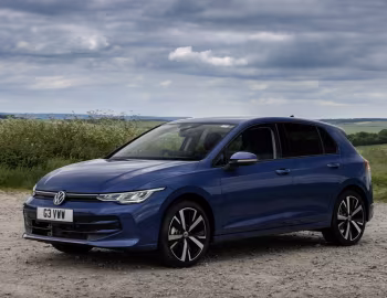 Volkswagen Golf eTSI [UK-spec] '2024–pr.