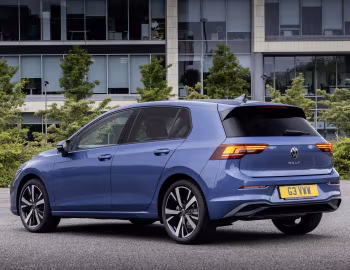 Volkswagen Golf eTSI [UK-spec] '2024–pr.