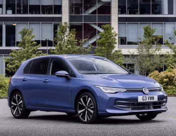 Volkswagen Golf eTSI [UK-spec] '2024–pr.