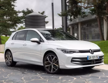 Volkswagen Golf eTSI "Edition 50" [Worldwide] '2024–pr.