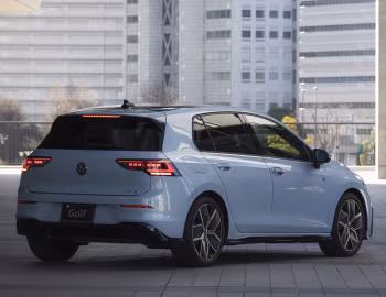 Volkswagen Golf eTSI R-Line [Japan] '2024–pr.