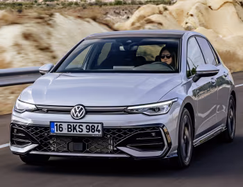 Volkswagen Golf eTSI R-Line [Worldwide] '2024–pr.