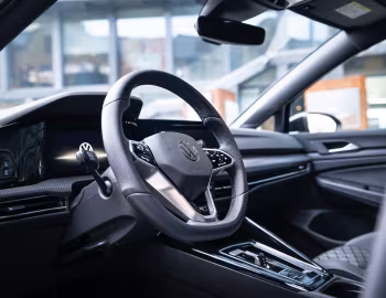 Interior Volkswagen Golf eTSI R-Line [Worldwide] '2020–24
