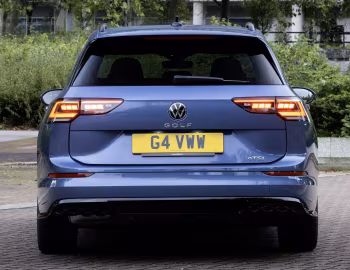 Volkswagen Golf eTSI R-Line Estate [UK-spec] '2024–pr.