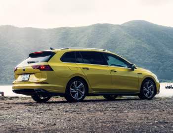 Volkswagen Golf eTSI R-Line Variant [Japan] '2021–24