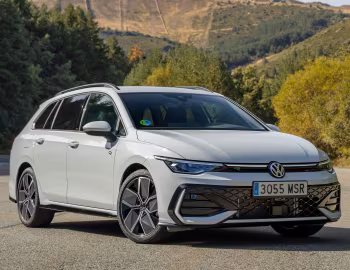 Volkswagen Golf eTSI R-Line Variant [Worldwide] '2024–pr.