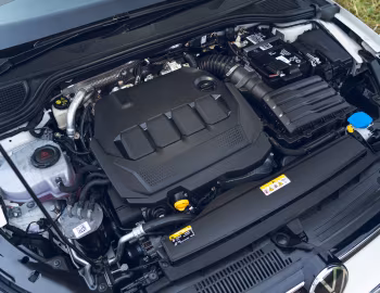Bajo el capó Volkswagen Golf GTD [UK-spec] '2020–pr.