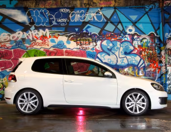 Volkswagen Golf GTD 3-door [UK-spec] (Typ 5K) '2009–12