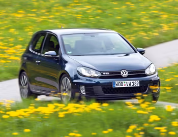 Volkswagen Golf GTD 3-door (Typ 5K) '2009–12