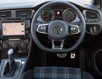 Panel frontal Volkswagen Golf GTE [UK-spec] (Typ 5G) '2015–17