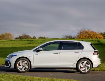 Volkswagen Golf GTE [UK-spec] '2024–pr.