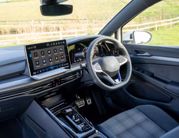 Interior Volkswagen Golf GTE [UK-spec] '2024–pr.