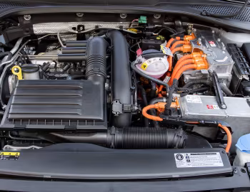 Bajo el capó Volkswagen Golf GTE [Worldwide] (Typ 5G) '2017–20