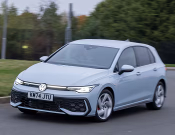 Volkswagen Golf GTE [UK-spec] '2024–pr.