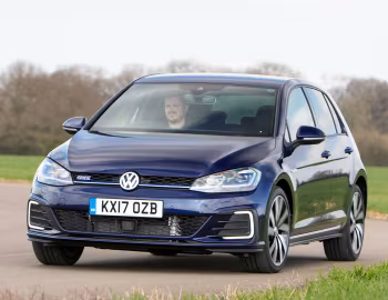 Volkswagen Golf GTE [UK-spec] (Typ 5G) '2017–20