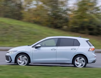 Volkswagen Golf GTE [UK-spec] '2024–pr.