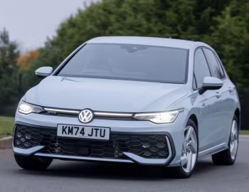 Volkswagen Golf GTE [UK-spec] '2024–pr.
