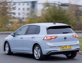 Volkswagen Golf GTE [UK-spec] '2024–pr.