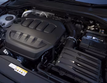Bajo el capó Volkswagen Golf GTI [Japan] '2024–pr.