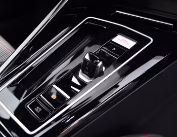Interior Volkswagen Golf GTI [India] '2025–pr.