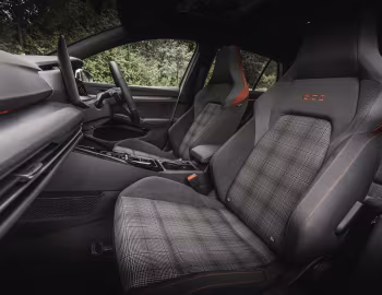 Interior Volkswagen Golf GTI [UK-spec] '2024–pr.