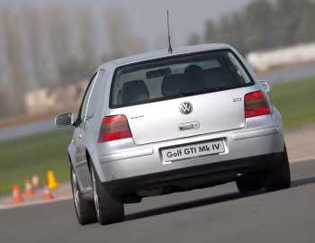 Volkswagen Golf GTI [UK-spec] (Type 1J) '2001–03