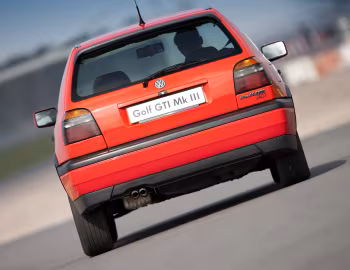 Volkswagen Golf GTI 16V 3-door [UK-spec] (Type 1H) '1992–97