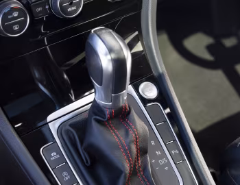Interior Volkswagen Golf GTI Performance 5-door [UK-spec] (Typ 5G) '2017–20