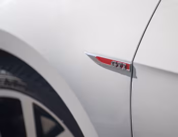 Volkswagen Golf GTI Performance 5-door [UK-spec] (Typ 5G) '2017–20