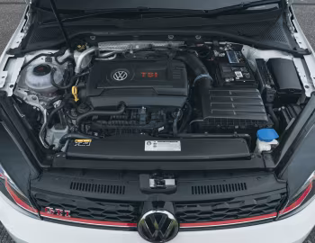 Bajo el capó Volkswagen Golf GTI Performance 5-door [UK-spec] (Typ 5G) '2017–20