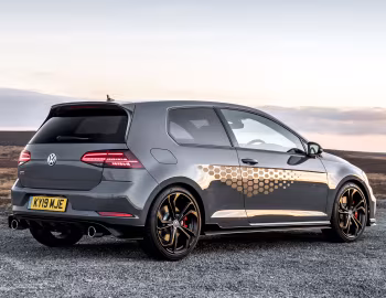 Volkswagen Golf GTI TCR 3-door [UK-spec] (Typ 5G) '2019