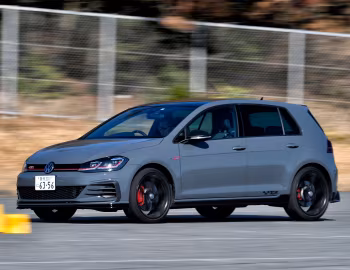 Volkswagen Golf GTI TCR 5-door [Japan] (Typ 5G) '2019–20