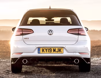 Volkswagen Golf GTI TCR 5-door [UK-spec] (Typ 5G) '2019–20