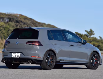 Volkswagen Golf GTI TCR 5-door [Japan] (Typ 5G) '2019–20