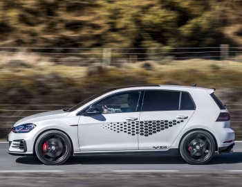 Volkswagen Golf GTI TCR 5-door [UK-spec] (Typ 5G) '2019–20