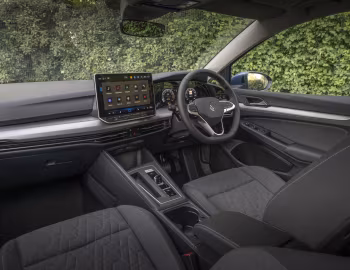 Interior Volkswagen Golf Life Estate [UK-spec] '2024–pr.