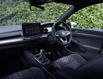 Interior Volkswagen Golf R-Line [UK-spec] '2024–pr.