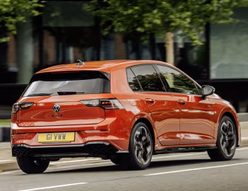 Volkswagen Golf R-Line [UK-spec] '2024–pr.